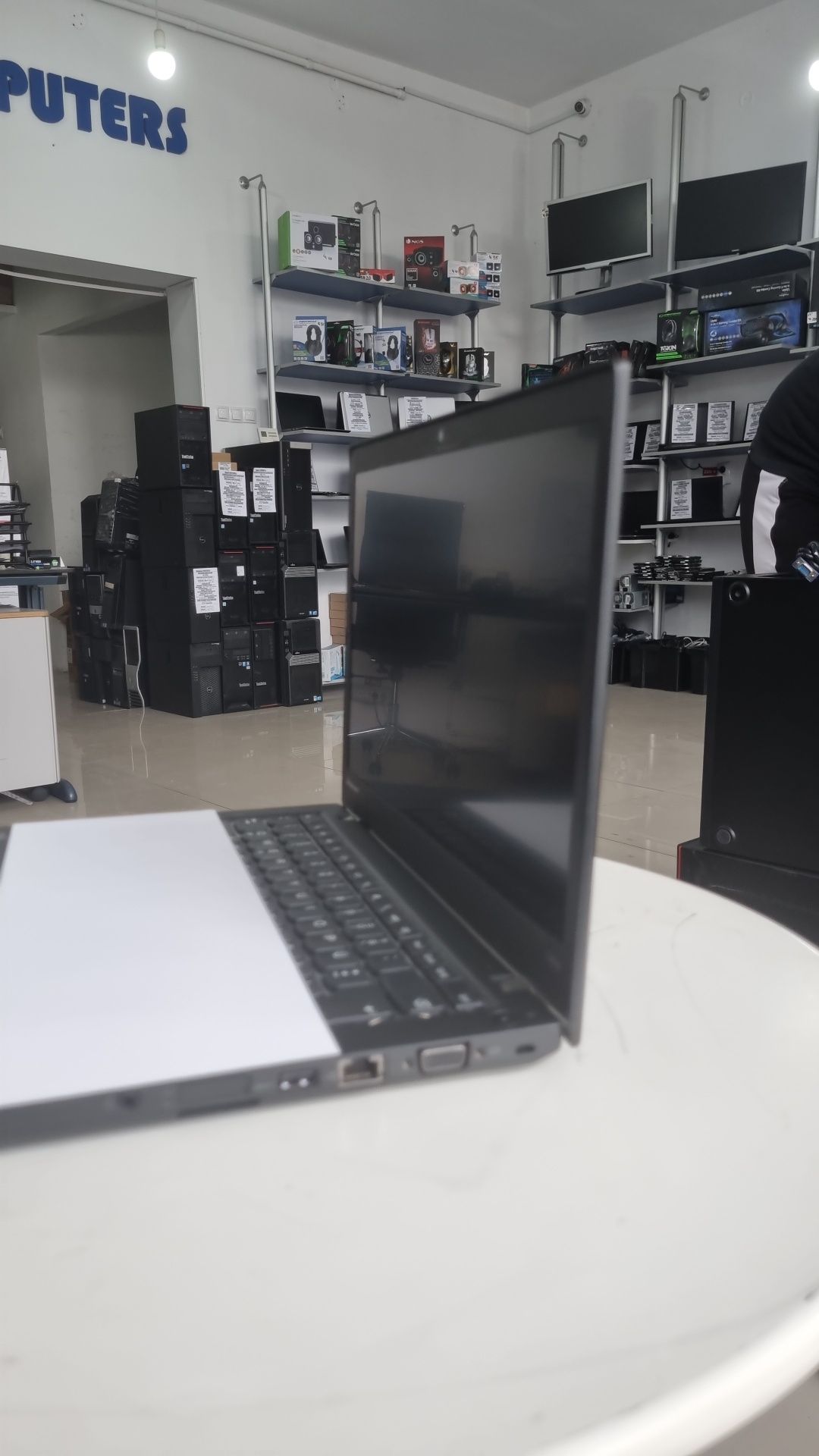 Ultraslim Lenovo T560 - i5 ecran 15.6, 2 baterii, 8G ssd 256 Impecabil