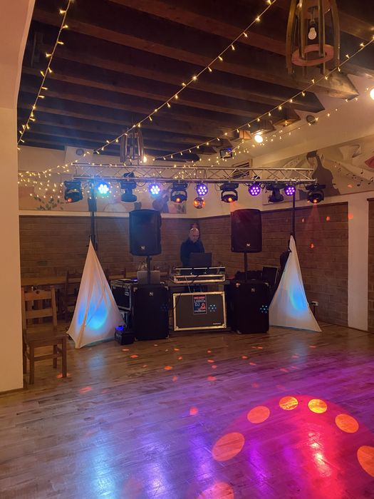 Închiriez schelă de lumini și sistem de sonorizare pentru evenimente
