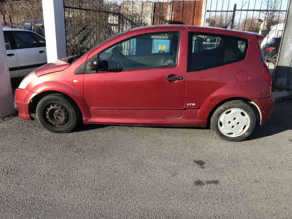 Продавам  на части Citroen C2 VTR 1.4hdi Бракуван 2005г климатроник