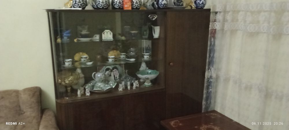 Tv,ugalok divan,teremo va stenka sotaman