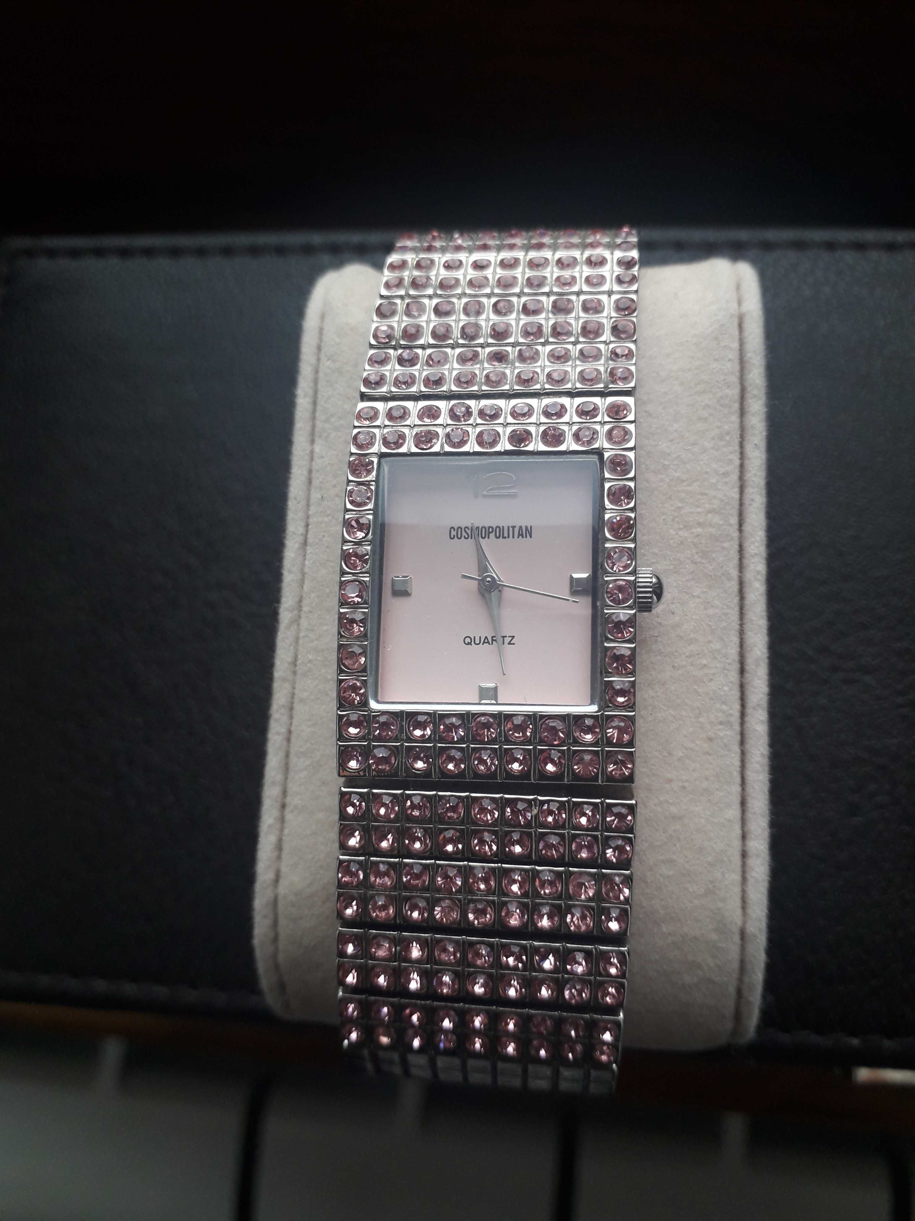 Продавам оригинален дамски часовник DIAMANTE COSMOPOLITAN BNIB