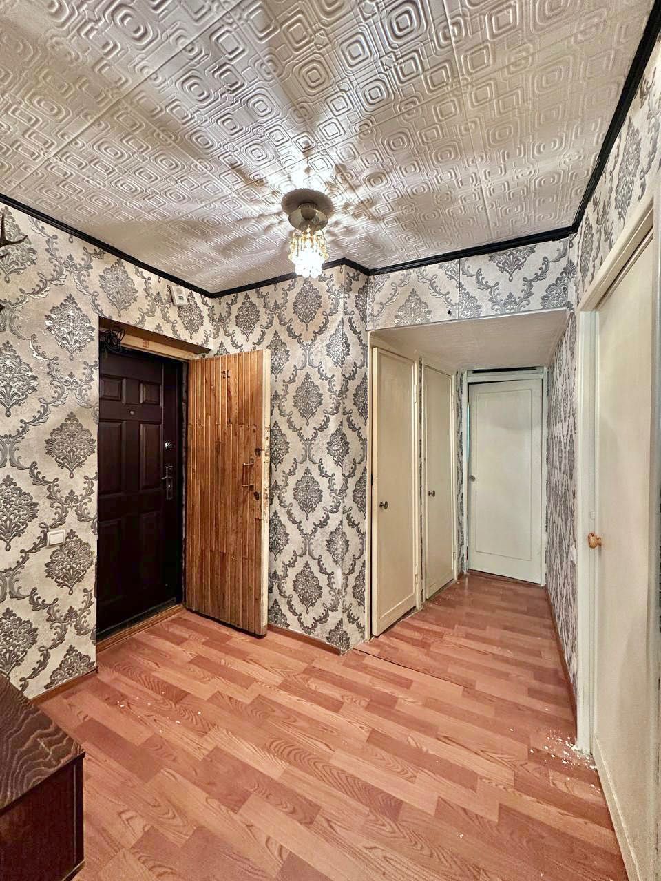 Срочно продается кв 3в4/3/5, кирпич, Чиланзар - 23, Книжный магазин