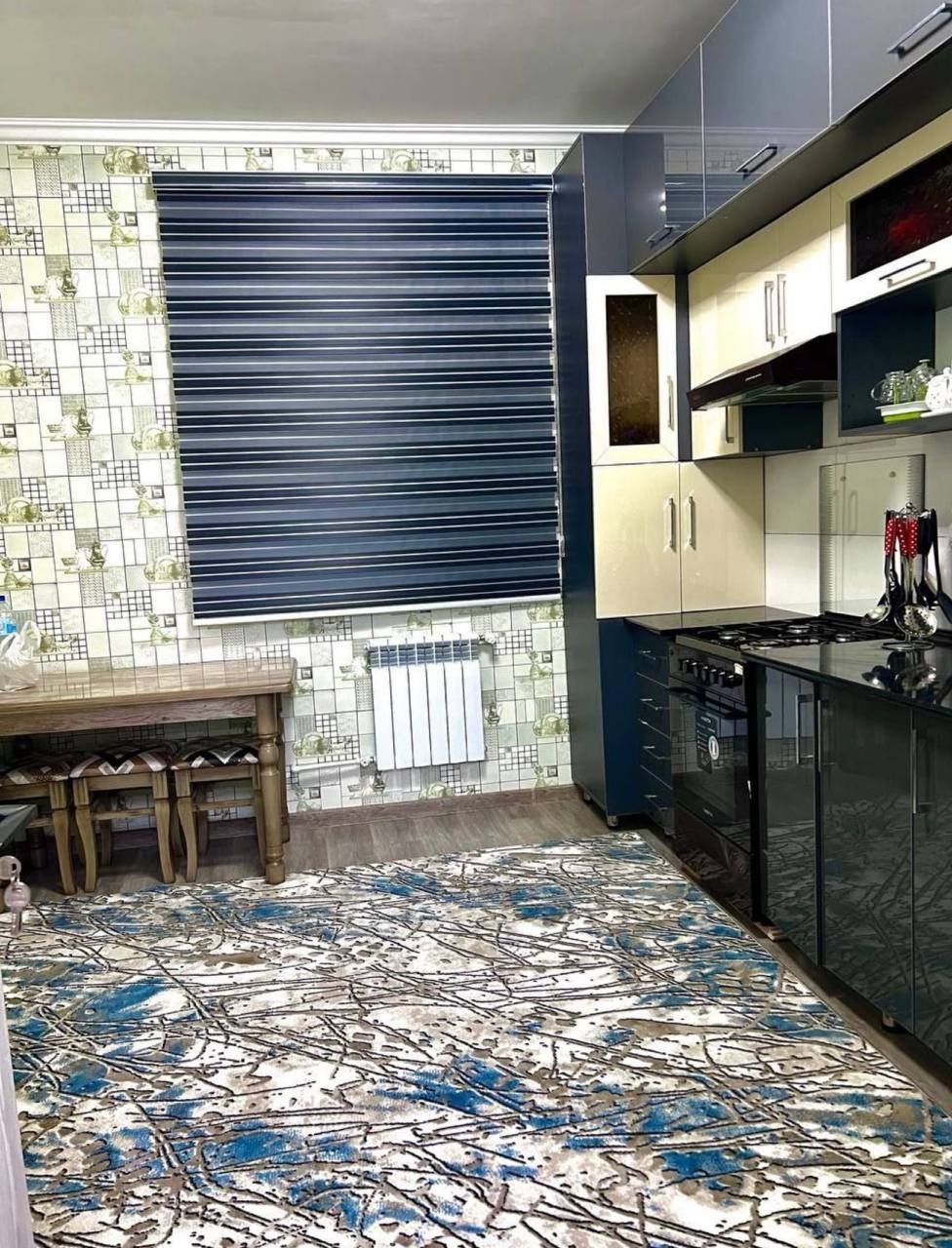 Kvartira sotiladi sergili rayoni 3/6/9/ 90m²