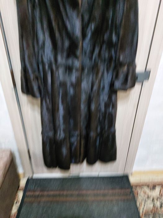Продам шикарную  шубу норка
