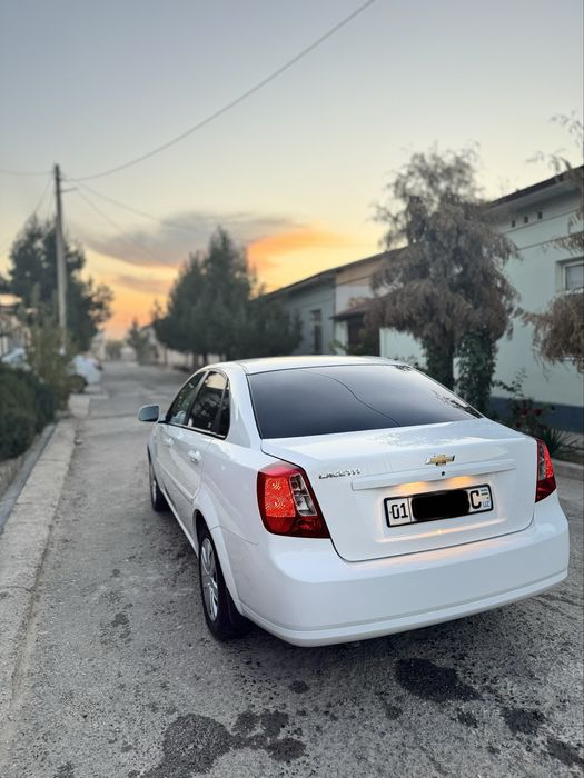 Chevrolet Gentra sotiladi.
