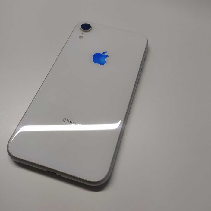 iPhone XR / белый