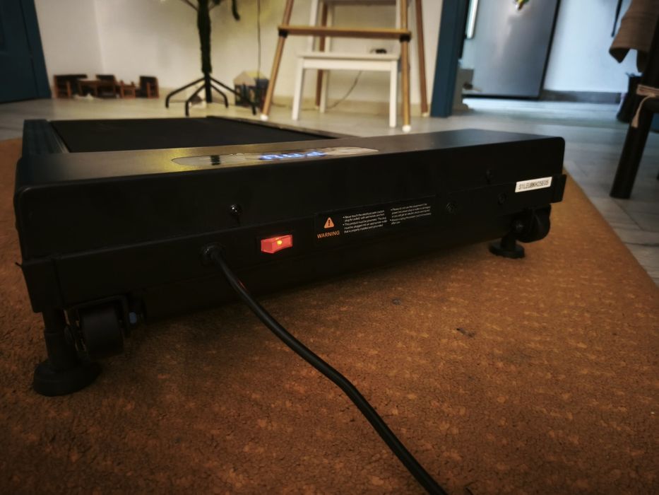 Bandă mers/alergare pentru BIROU (Forte bine întreținută)