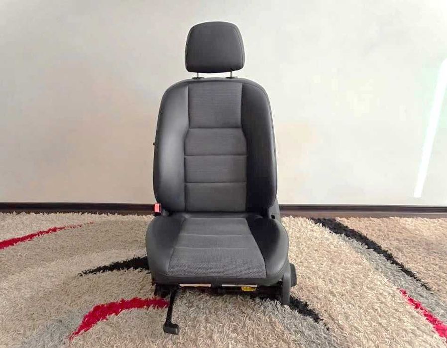 Scaun sofer C Class W204 cu incalzire, interior AMG semi piele/textile