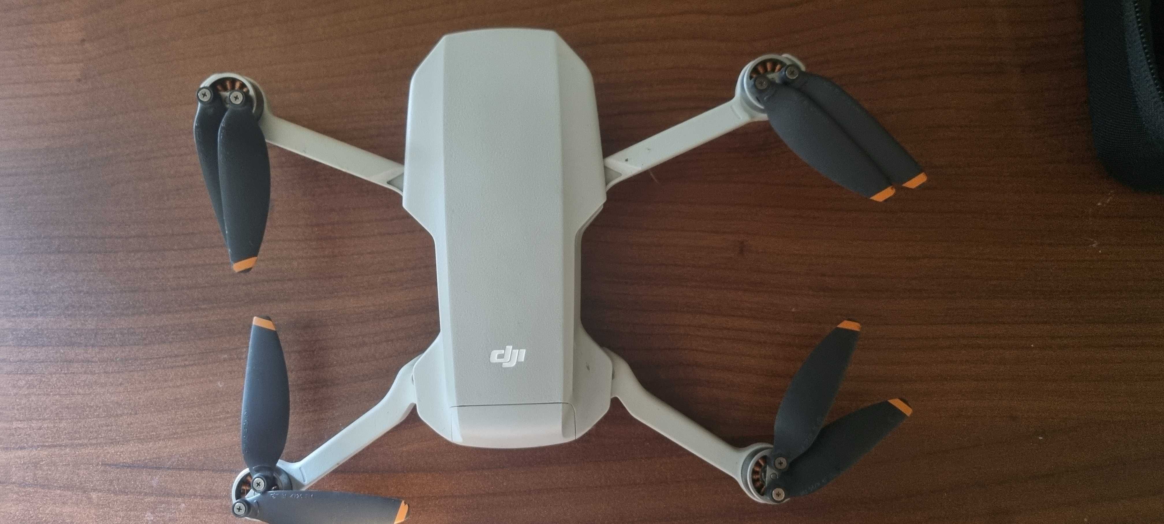 Дрон DJI mini 2 fly more