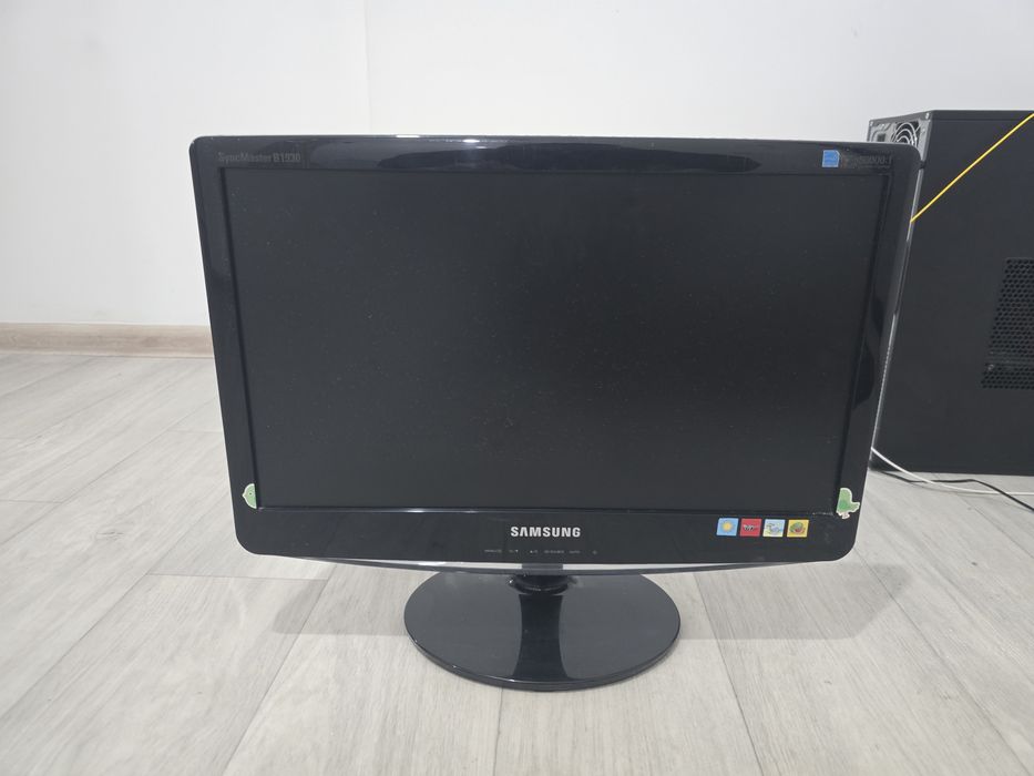 Продам мониторы с системным блоком 6 комплектов (скидка)