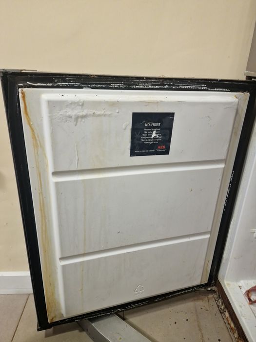 Хладилник с фризер AEG