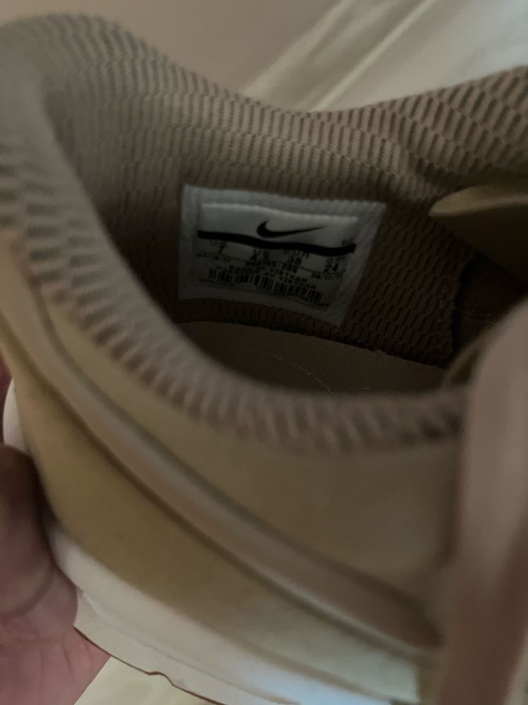 маратонки nike.