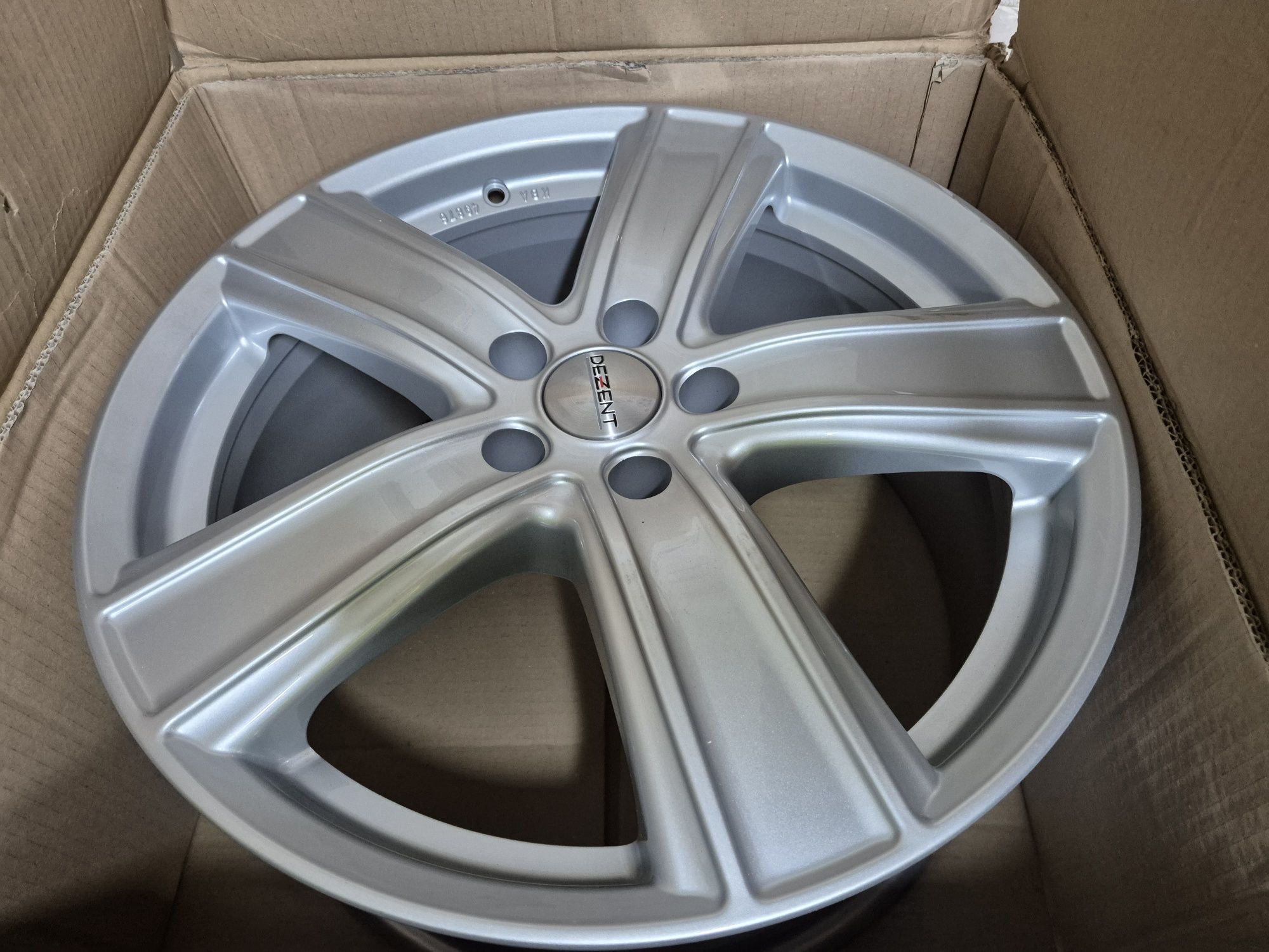 Джанти Dezent 18цола , 5х108 , 8j , et45 Ford  Jaguar  Volvo Range
