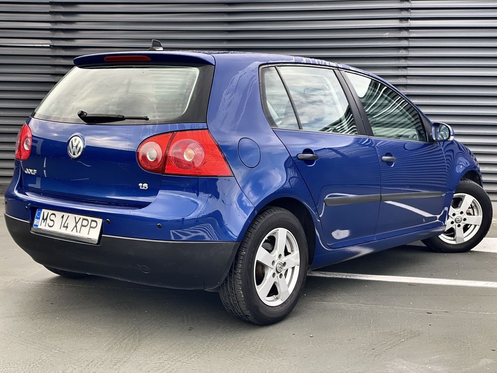 Volkswagen~Golf 5~1.6 Benzina~Automat~