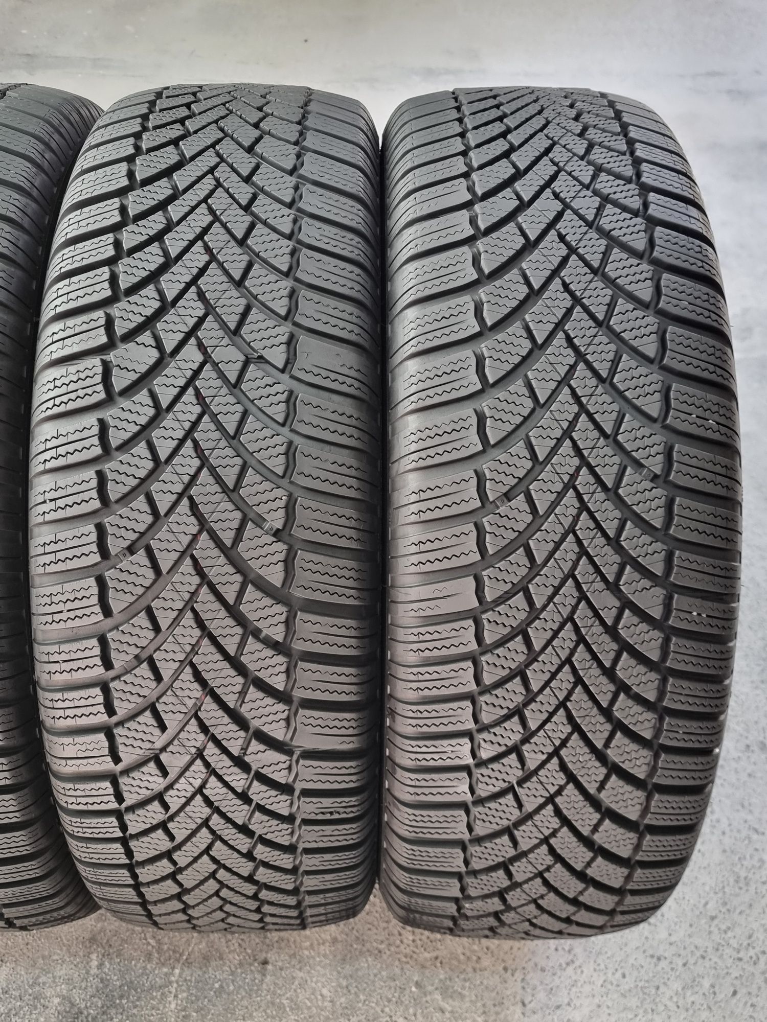 "Dot 23" 225/60/18 Bridgestone 4Броя: 700лв 7.5мм