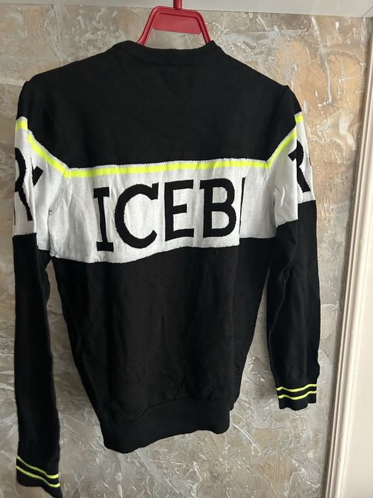 Пуловер на Iceberg