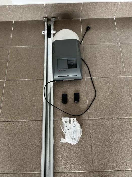 Motor actionare usa garaj Marantec Confort 220