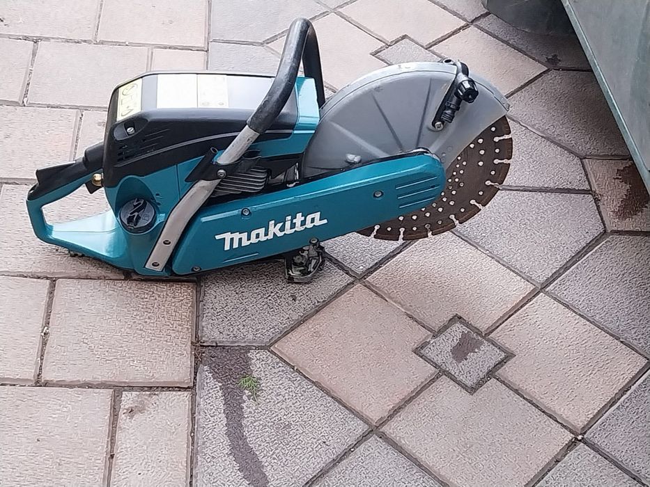 Drujba  de taiat beton, asfalt etc  MAKITA  ca și noua