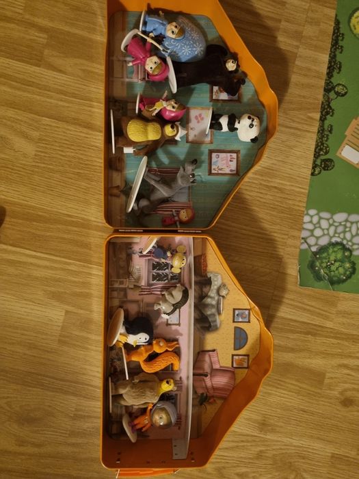 Masha si Ursul, împreună cu prietenii lor din padure