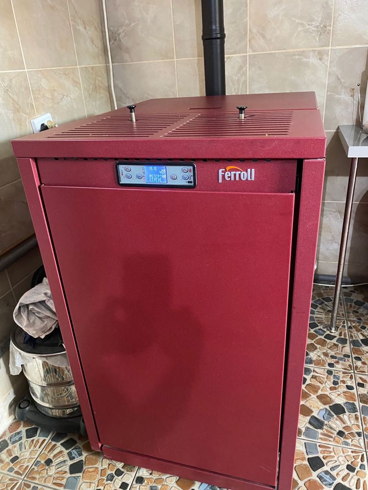 Centrala termica peleti FEROLLI 24kw. Centrala functioneaza perfect