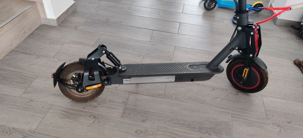 Trotineta Xiaomi M365 Pro 2 , modificat suspensie ,78 Km rulati