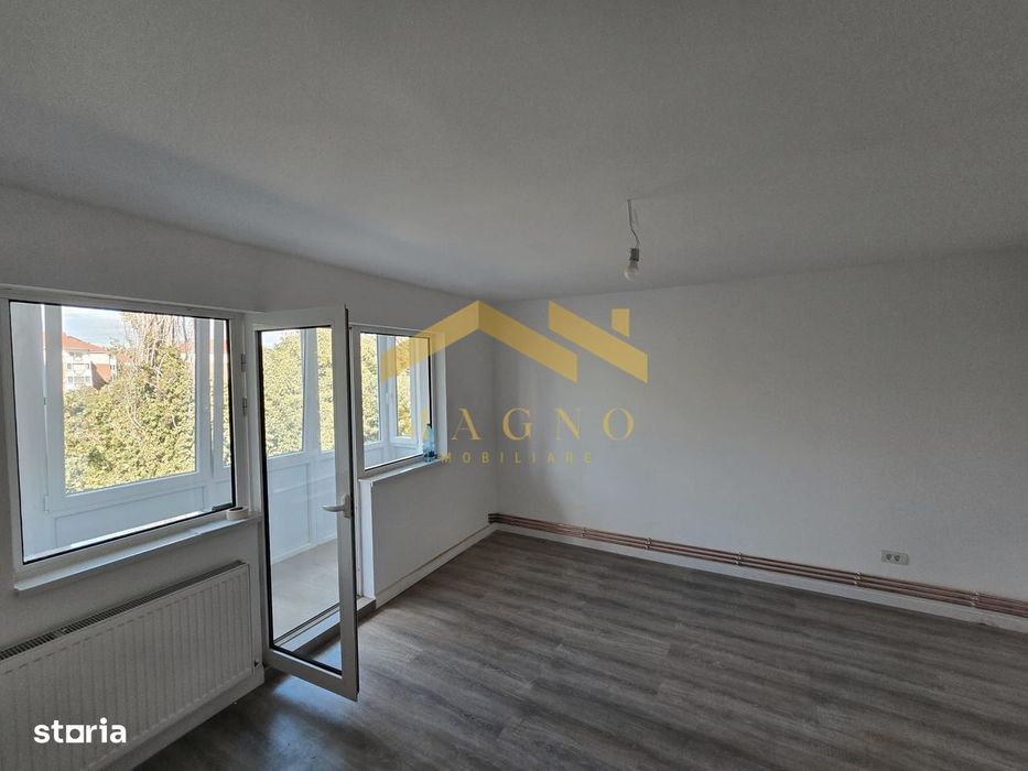 Apartament cu 4 camere de vanzare, Zona Malul Muresului/Praporgescu