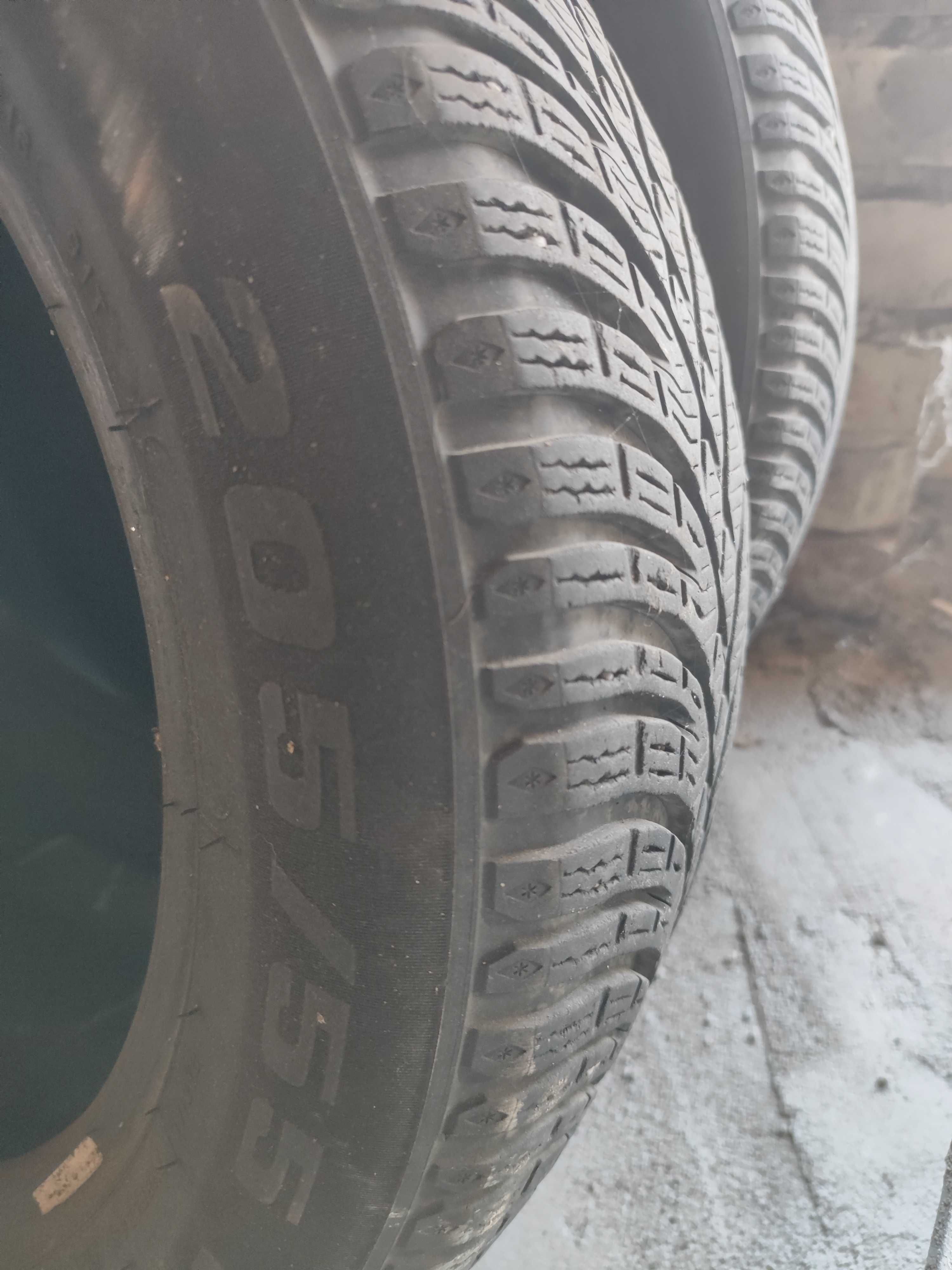 Гума mercedes w211 205/55 R16 m+s