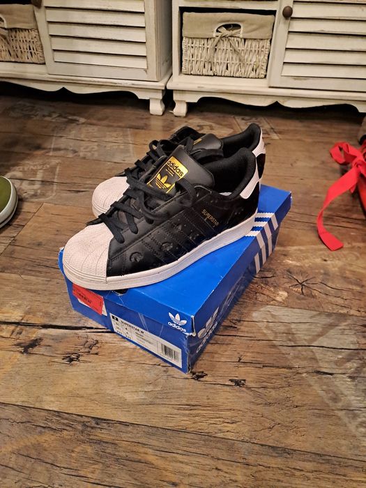 Дамски спортни маратонки .