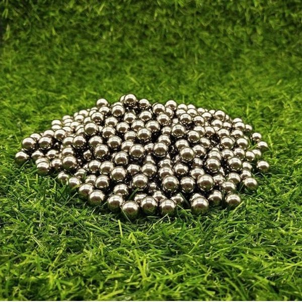 Set 300 bile metalice pentru airsoft si prastie 6 mm, argintiu