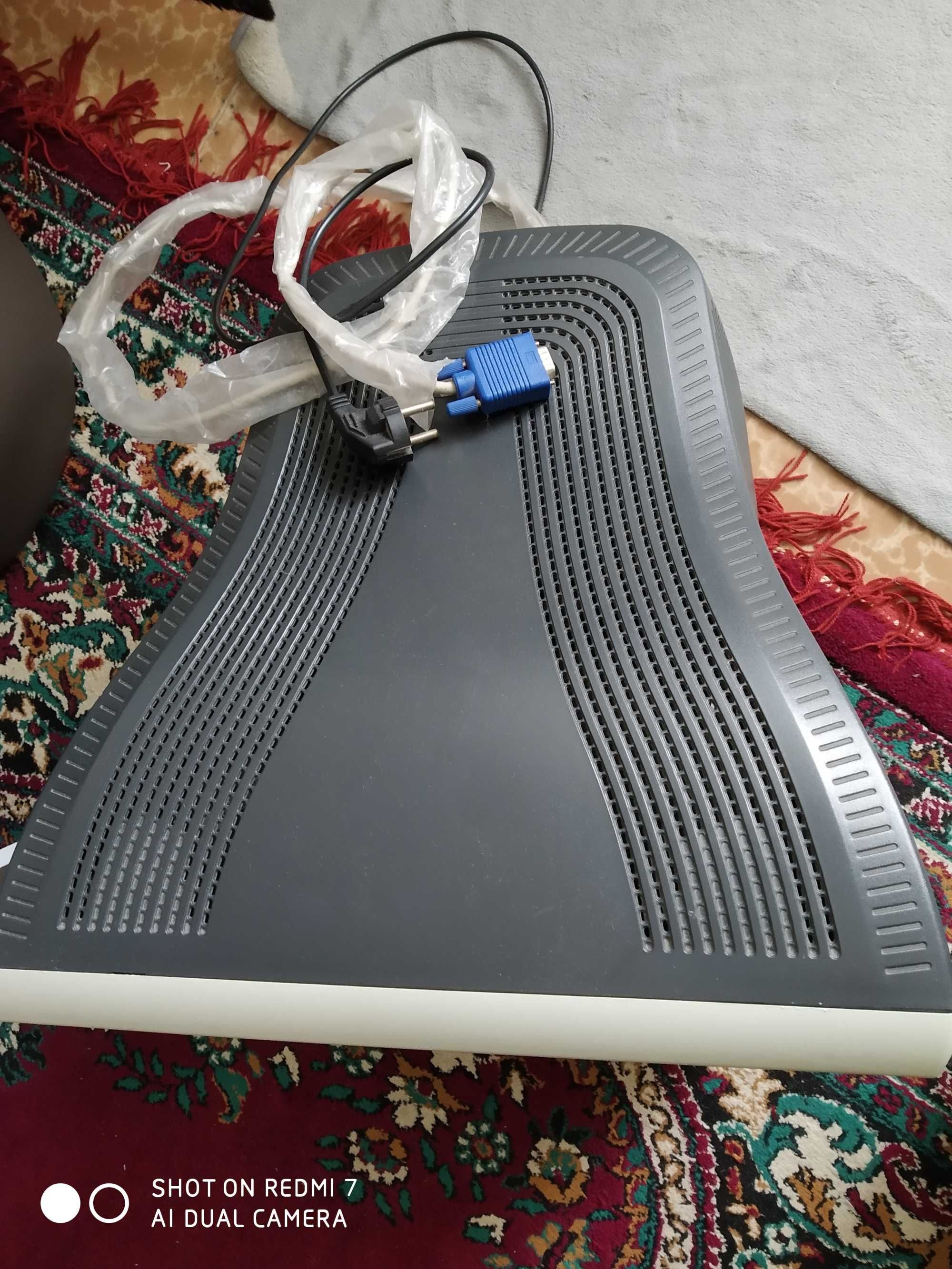 Монитор LG Flatron F720B