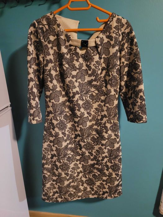 Vând rochițe ocazie mărimea L/ 40-42