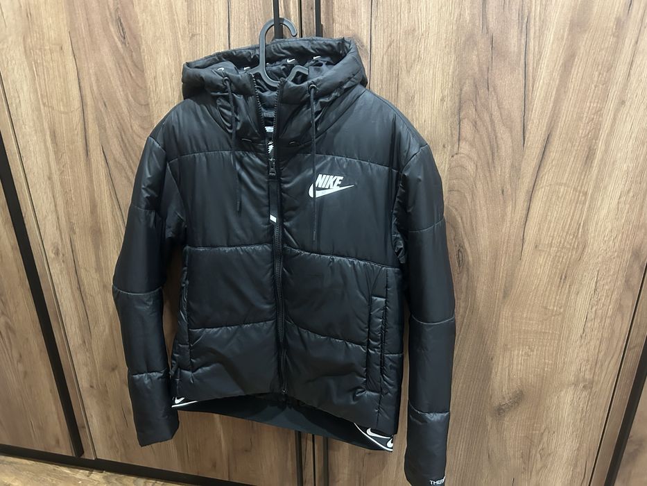 Дамско яке Therma Fit Nike