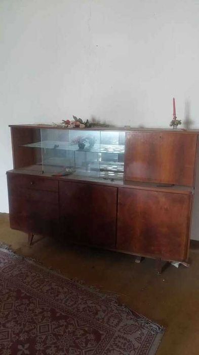 Безплатни салонен бюфет, 2 броя
Безплатни салонен бюфет, 2 броя