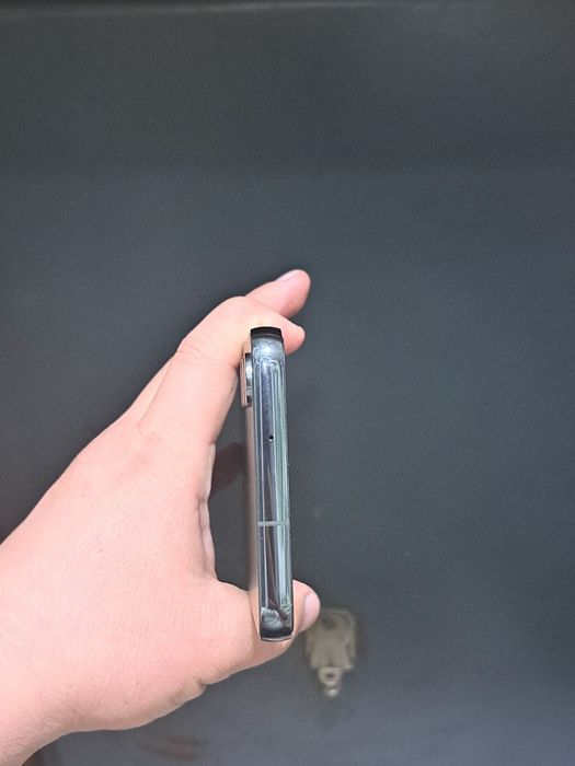 Samsung S23 plus xotirasi 8/256GB