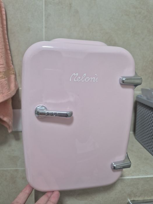 Frigider cosmetic