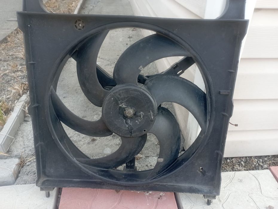 Вентилятор охлаждения радиатора