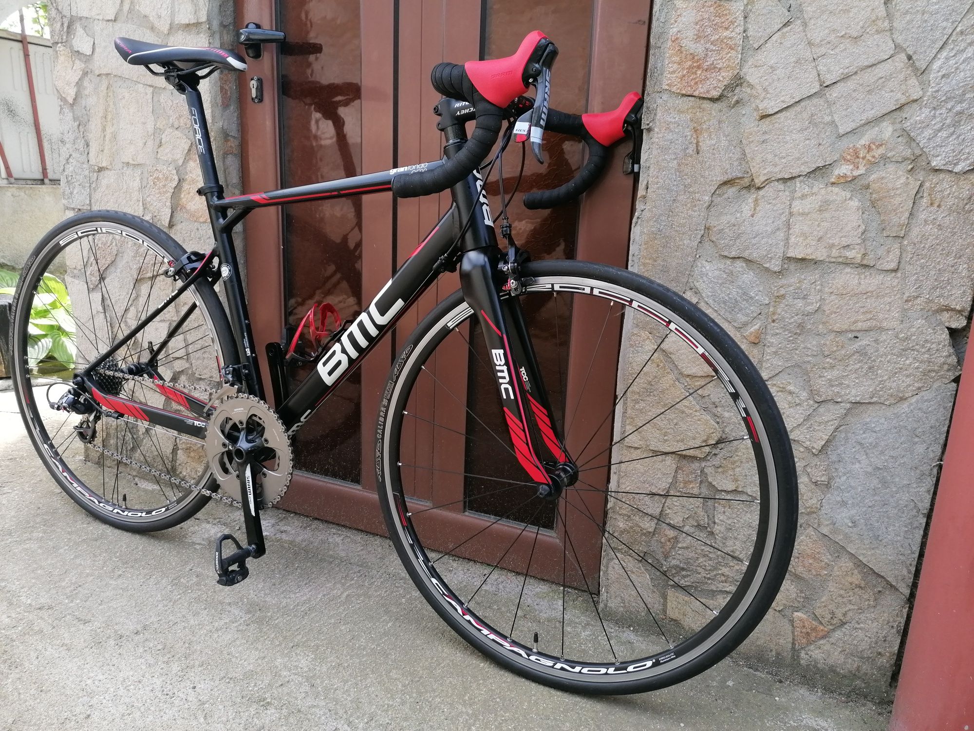 Шосеен BMC Granfondo, SRAM RED