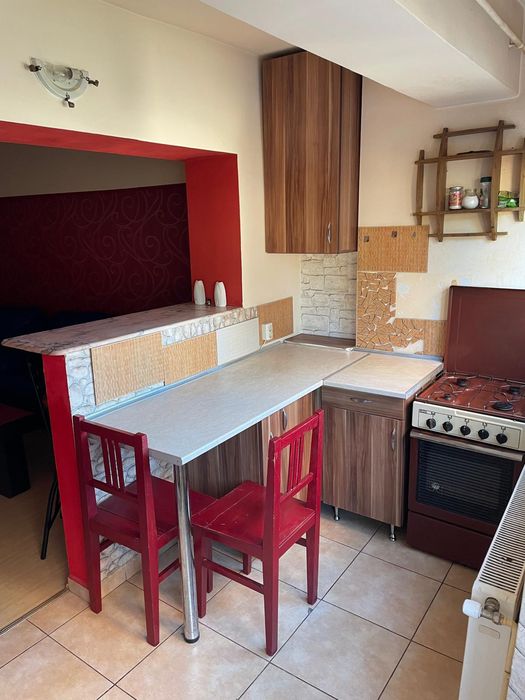 Inchiriez apartament cu 1 cameră  în centru!