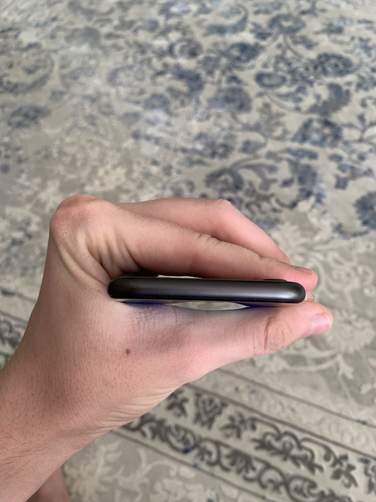 Iphone 8 qora rangi 64 GB
