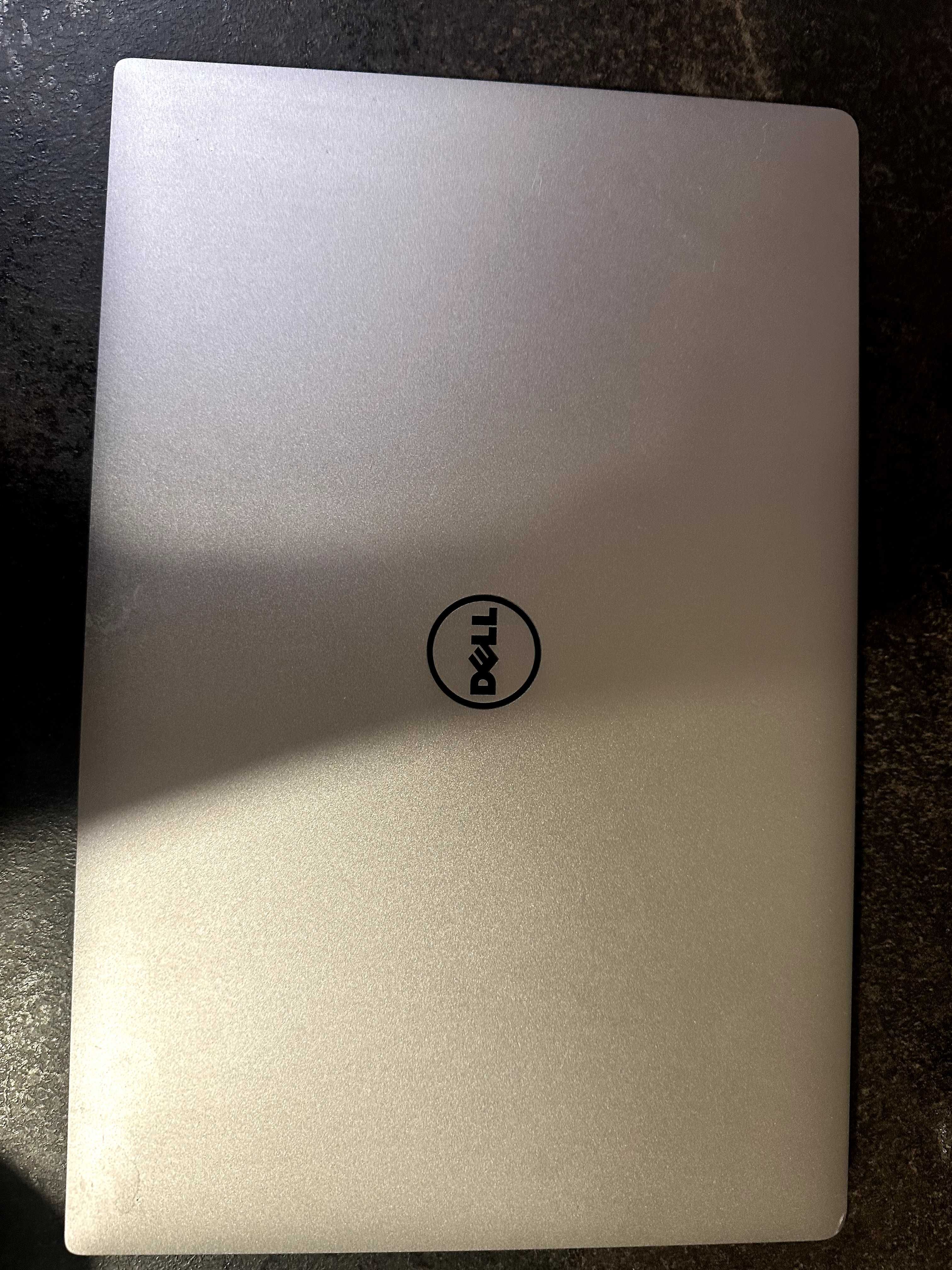 DELL XPS 15 9560