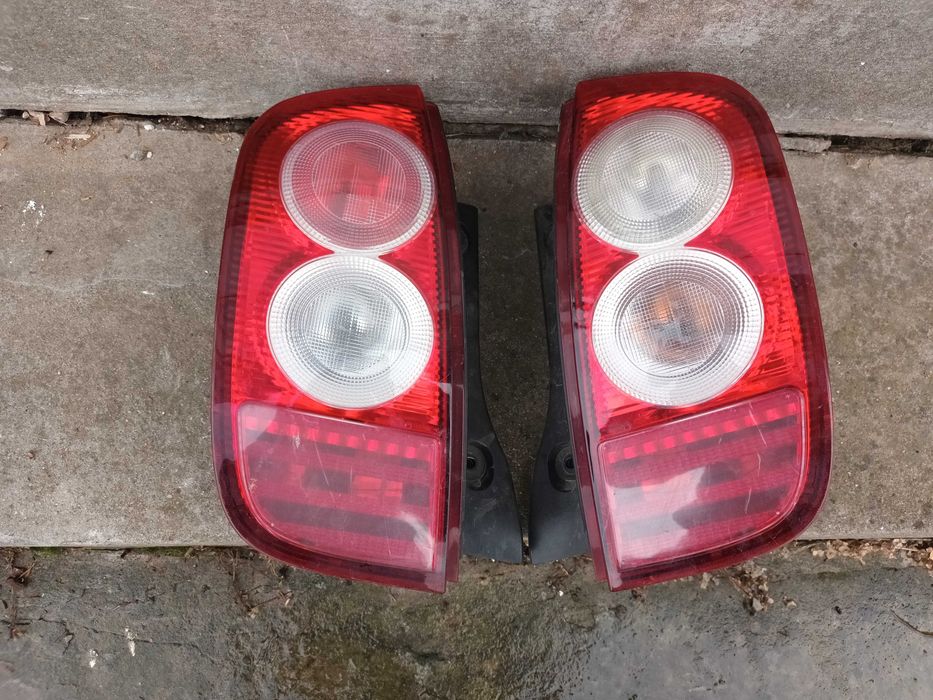 ляв и десен стоп за нисан микра к12 NISSAN MICRA K12