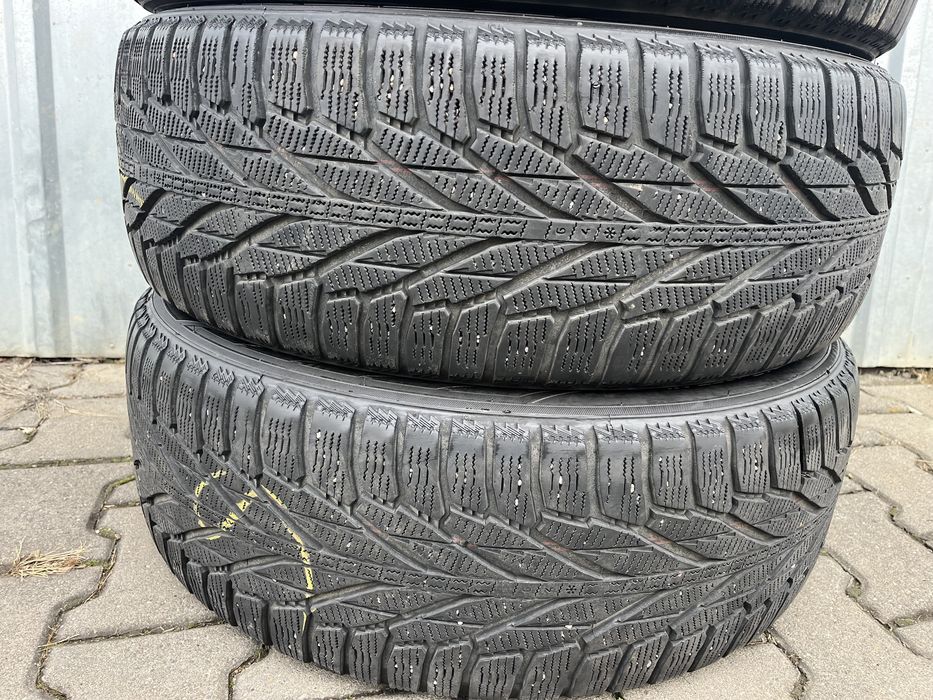 4 anvelope iarna 235/60 R18, Nokian, 6mm profil ramas, DOT 2017
