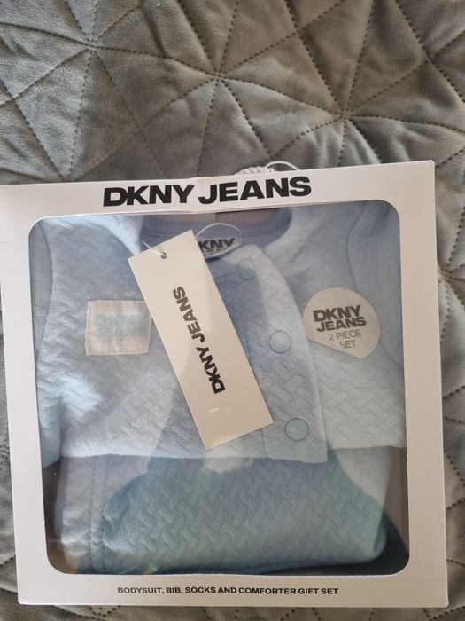 DKNY бебешки комплект