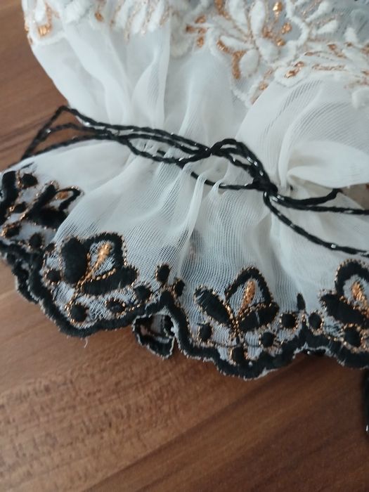 Ie traditionala veche