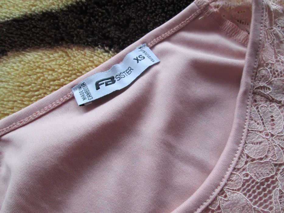 bluza scurta  dantelata FB Sister XS