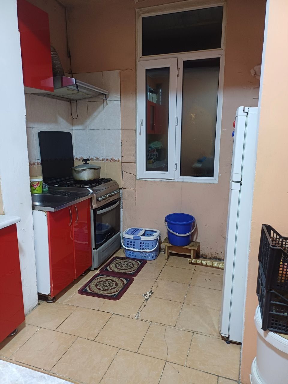 Срочно продаётся квартира 3/3/4 бал 1*5×6 феруза 65000