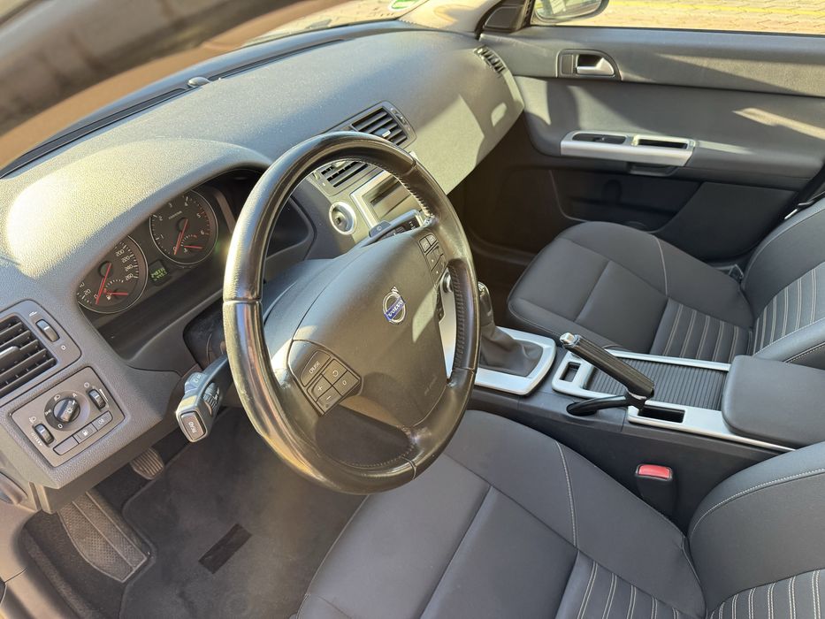 Volvo S40-motor 1.6-114 CP-stare foarte buna,recent adus din Germania!