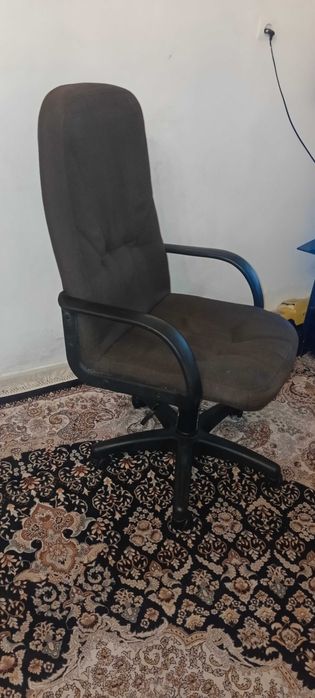Офисный орындык сатылады