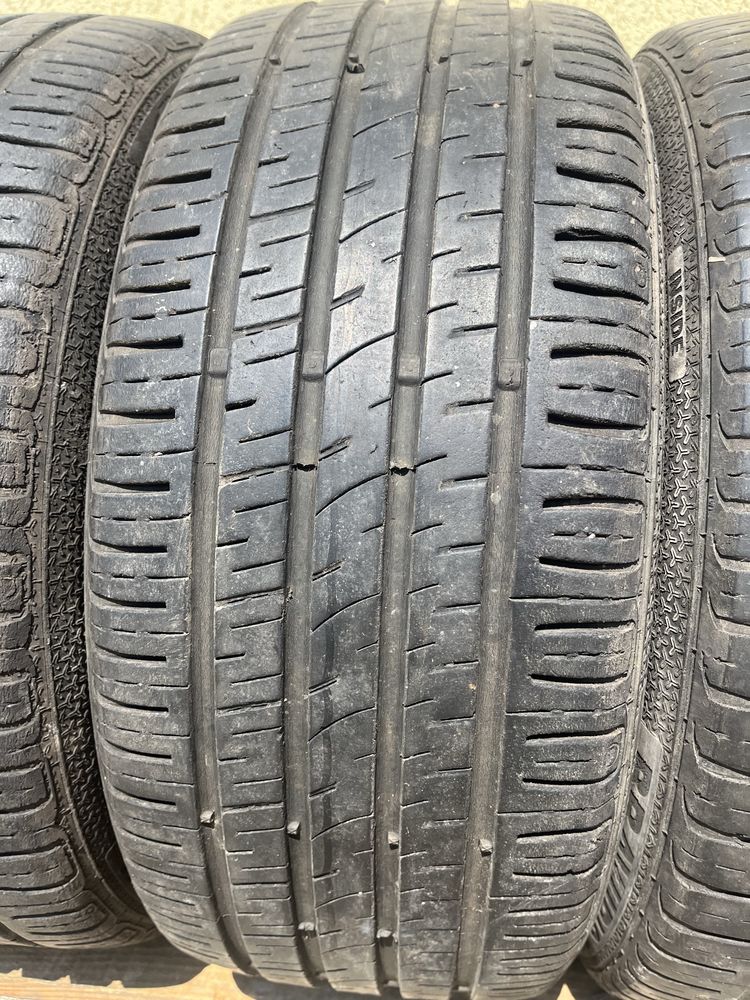 4 бр. летни гуми 215/45/17 Barum DOT 0617 5 mm