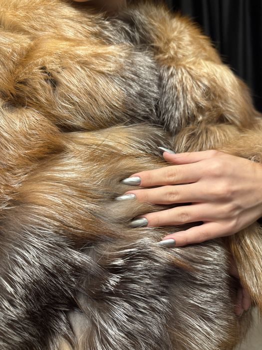 Blanuri naturale din vulpe polara si din nurca tunsa cu vizon